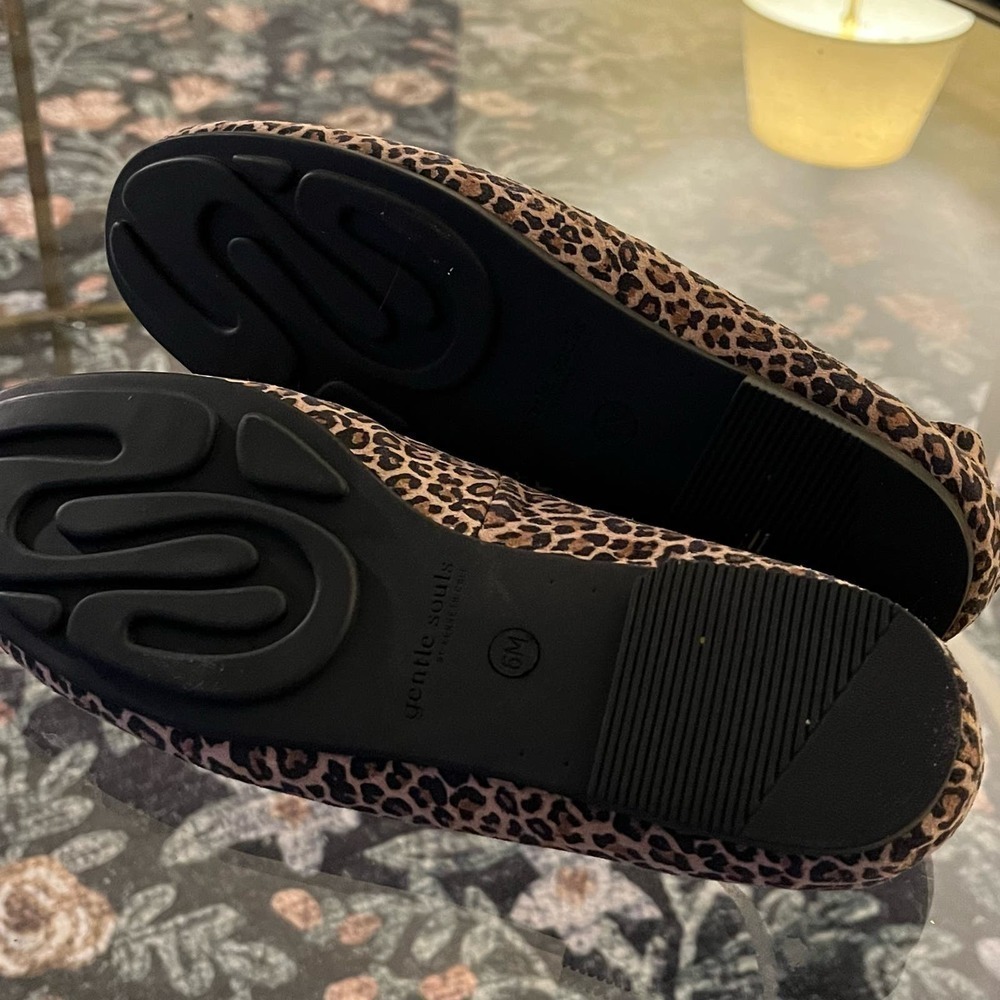 Gentle Souls By Kenneth Cole Womens Flat Loafers Sz 6M Leopard Brown Faux Suede - Picture 2 of 8